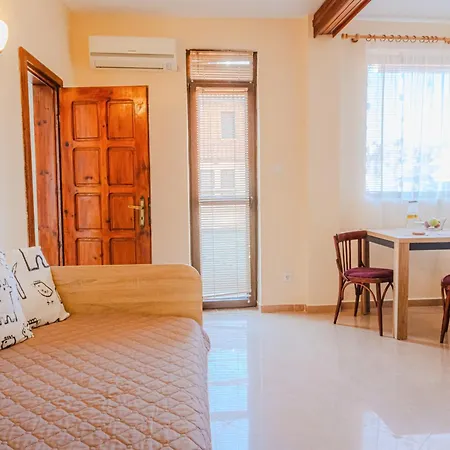 Bo's Place Св. Св. Константин и Елена